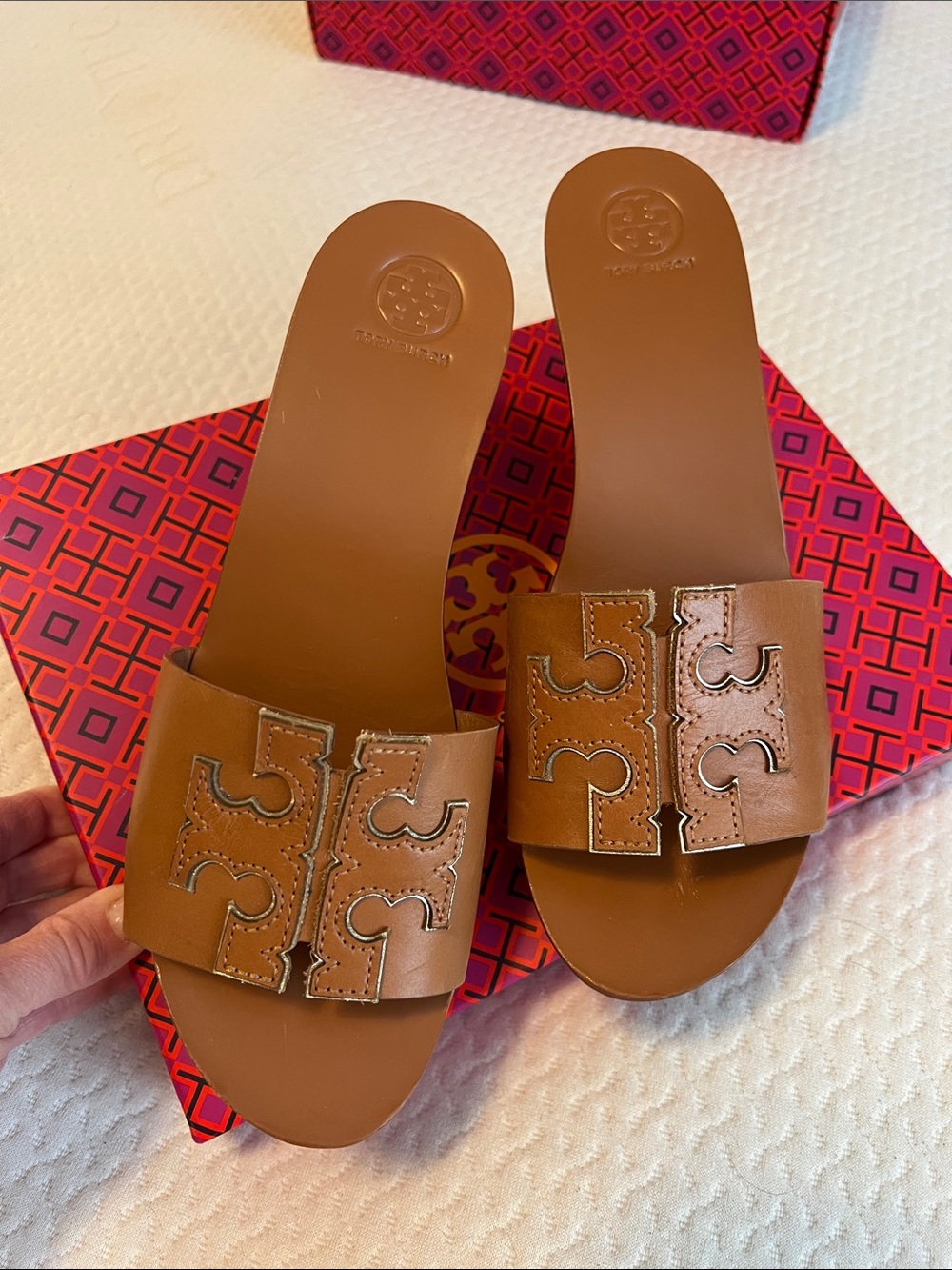 Tory Burch Tan Leather Logo Wedge Slides - Picture 4 of 10